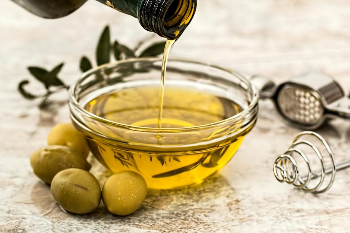  Healthy Cooking Oils and Their Impact on Heart Health